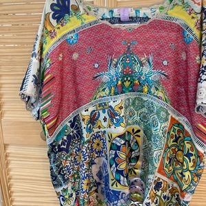 Beautiful size small Johnny was blouse. Excellent condition, 💯 silk